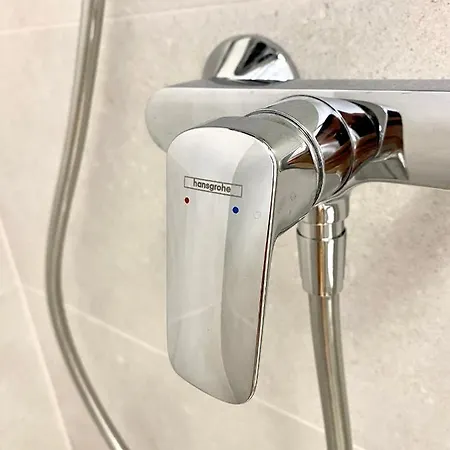 Brand New Design Emerald - Old Town A/c Pressburg