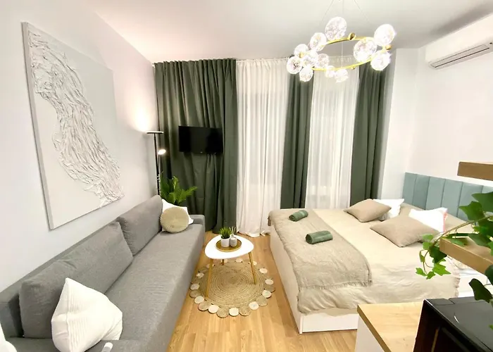 Brand New Design Emerald - Old Town A/c